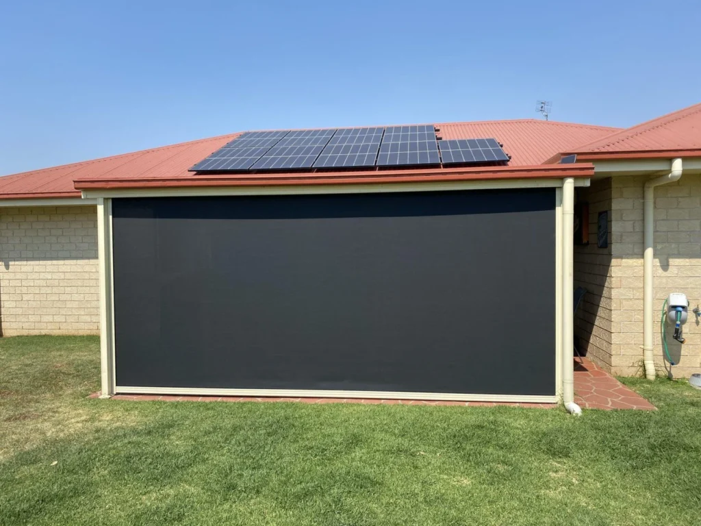 Outdoor Blind 1